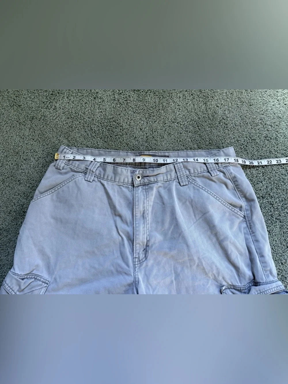 Vintage Levi’s Silvertab Cargo Shorts Gray Mens Size 38 Cotton Baggy Skater